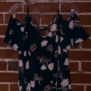 NWOT Cold Shoulder Top